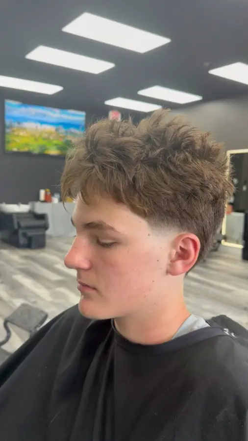 Textured fringe and a soft taper, side profile