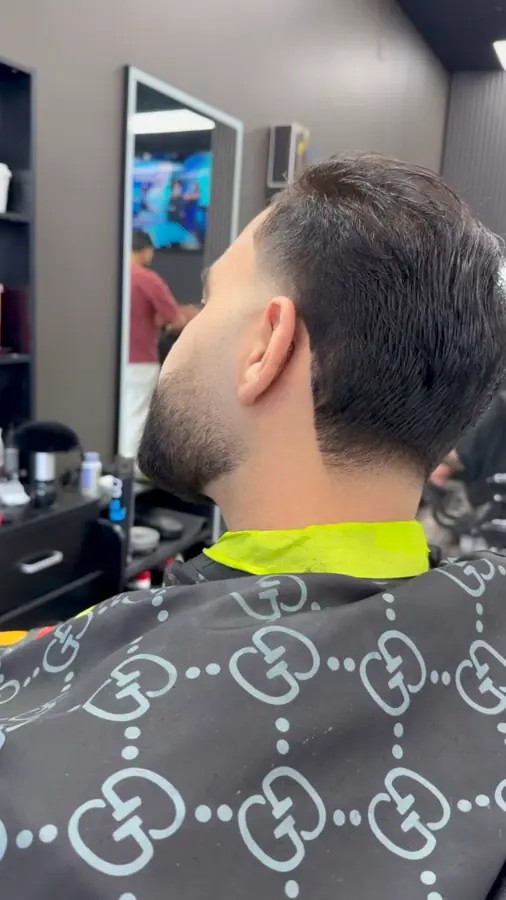 Taper mapped into the neckline, seen from behind